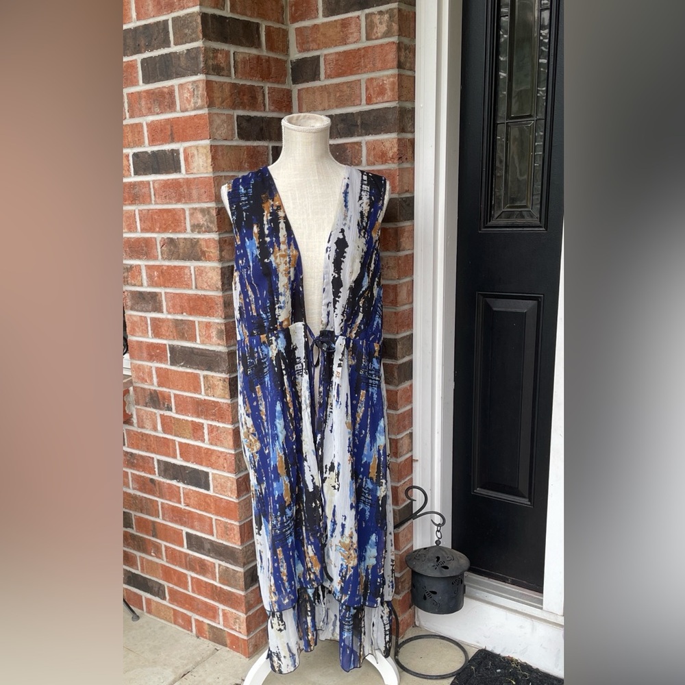 Cato EST 1946 Long Flowy Sleeveless‎ Cardigan Top